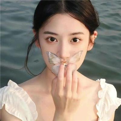 她嫁了个警察